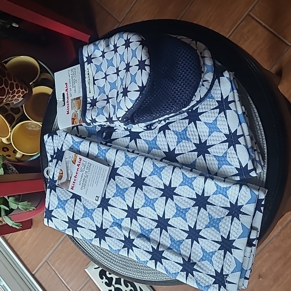 KitchenAid Towels & Mini Mitts